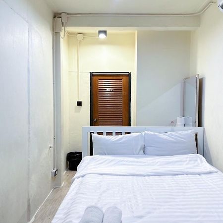 Chubbi5 Room11 Бангкок Экстерьер фото